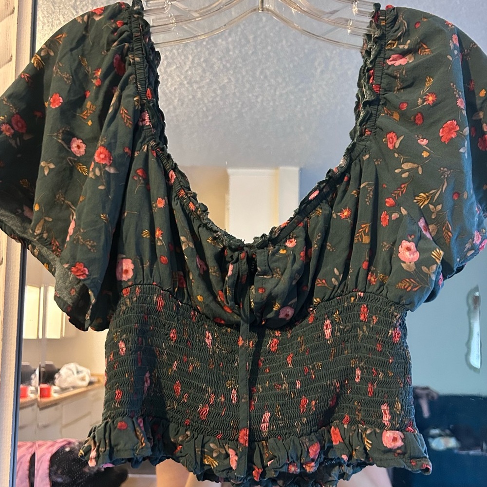 Forever 21 Smocked Waist Floral on Hunter Green Crop Top